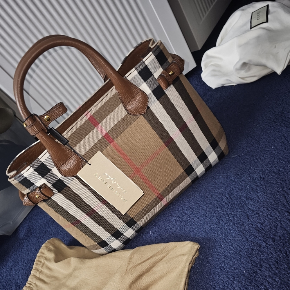 Md Burberry Banner Tote